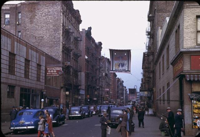 这是40年代初的美国纽约这是二战时期的纽约