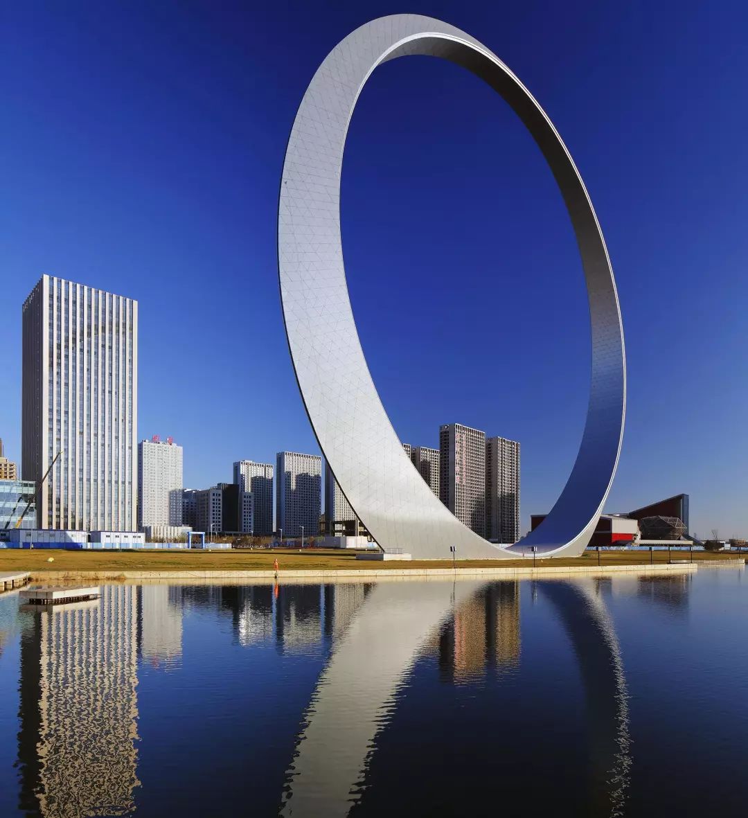 2019年国内外奇葩建筑大盘点这年头不搞点事情是不可能的