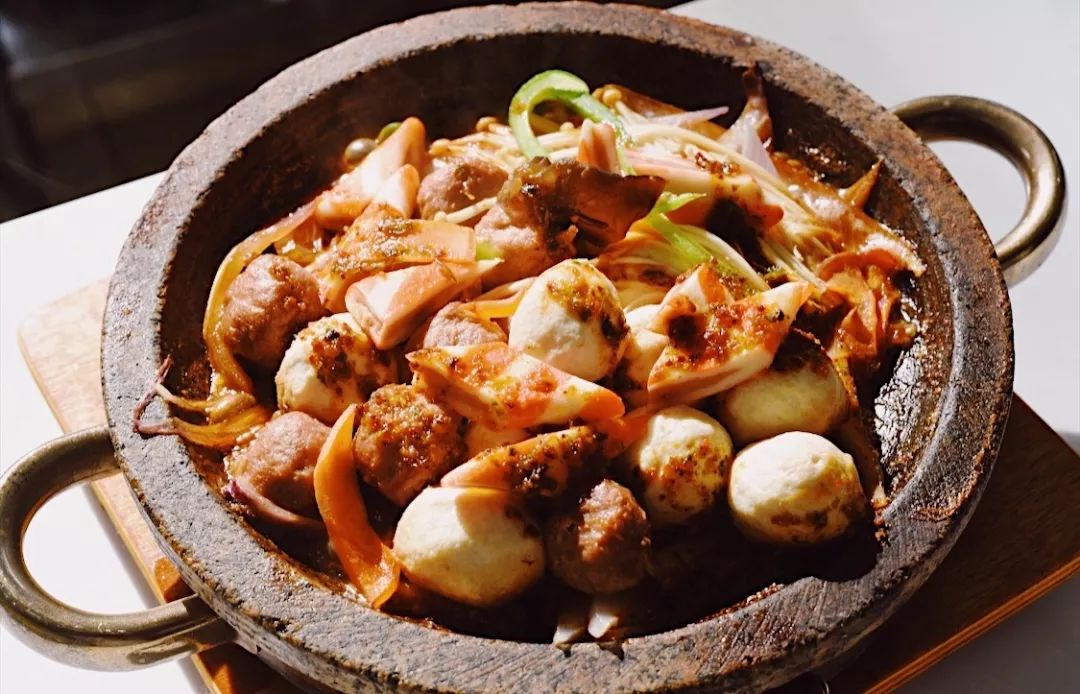 "舌尖上的燕理"火热上演!_石锅