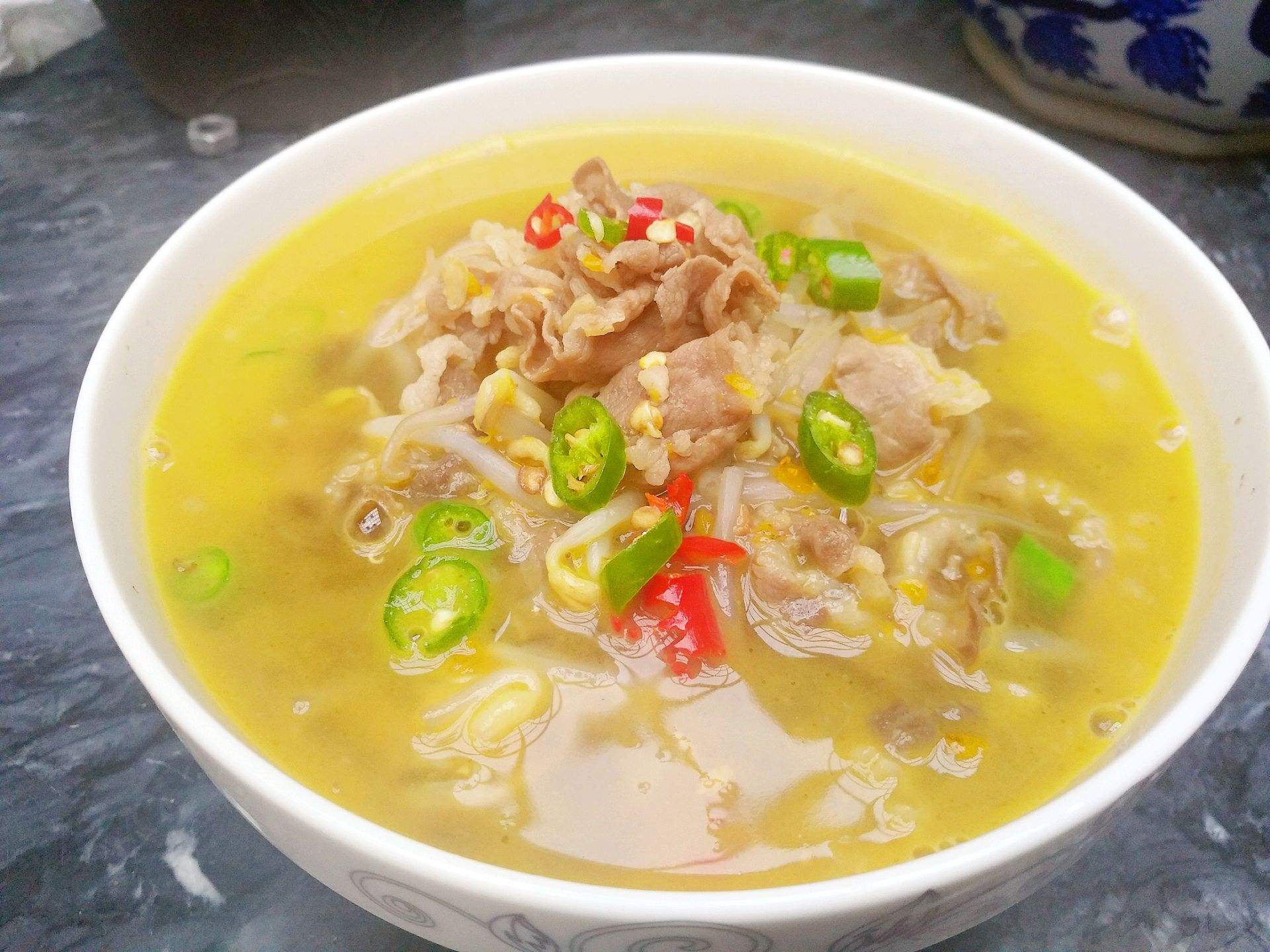 酸辣可口的酸汤肥牛