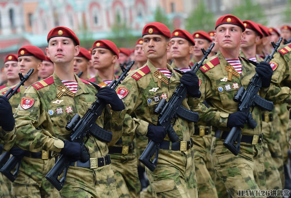 解读胜利日阅兵式出现的新型步枪瞄准镜开始在俄军普及