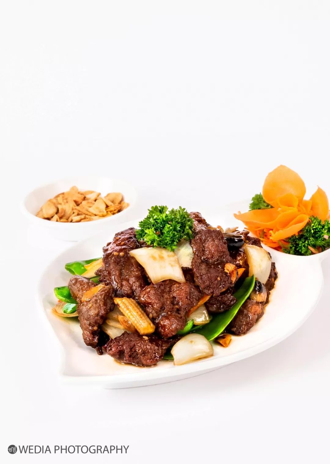 椒盐鹌鹑鹌鹑肉嫩纤细主厨以独家配方醃制后裹上少许蛋液并以高温炸