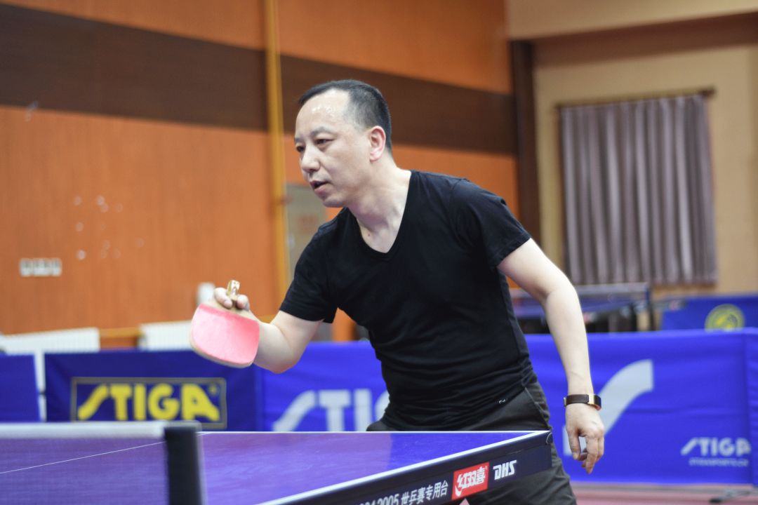    滑动查看下一张图片 >>团队赛本届乒乓球团体赛共计6支参赛队伍