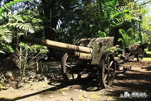 村庄就像是一座露天博物馆,摆放着日军遗弃的各式火炮,包括重型加农炮