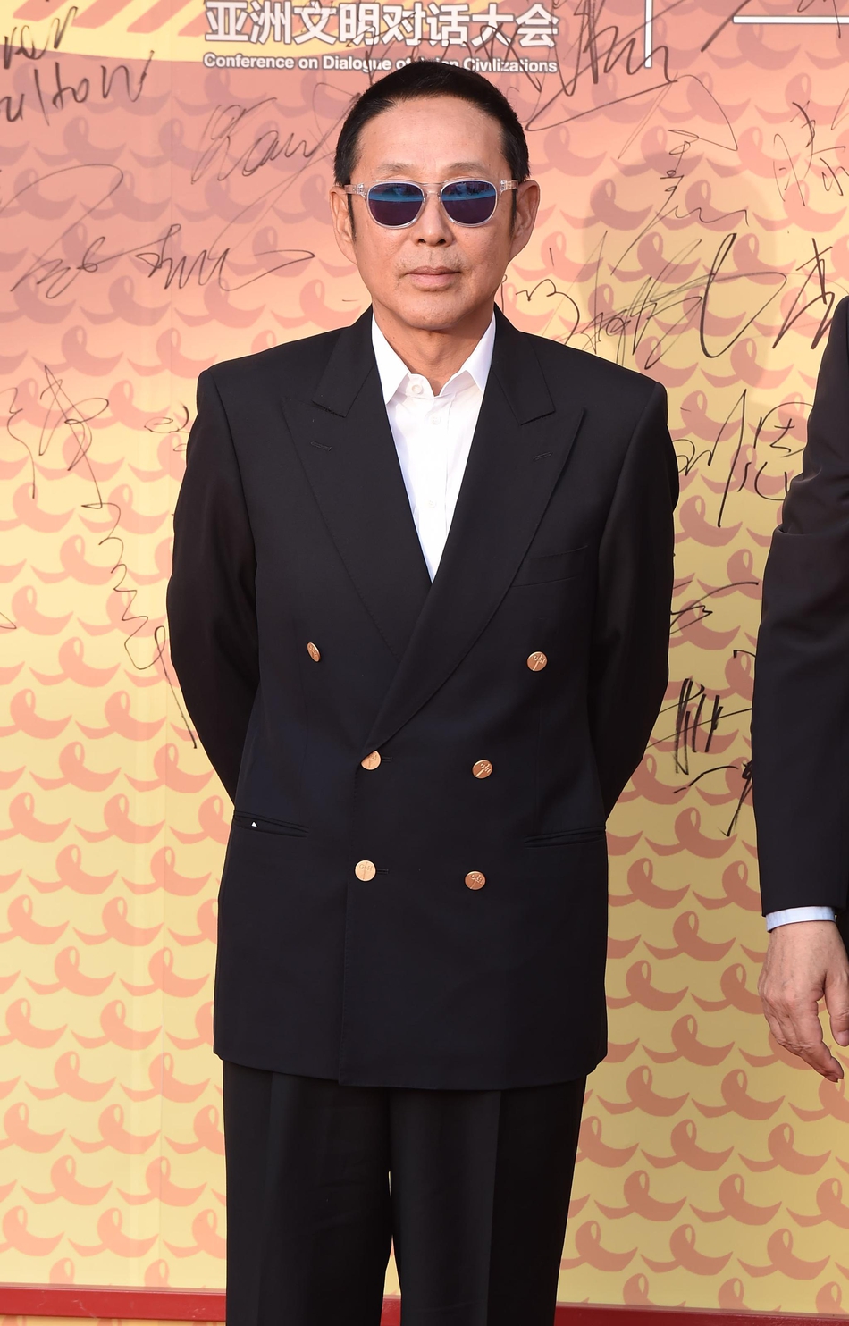 陈道明与陈凯歌出席活动网友60多岁了还这么年轻
