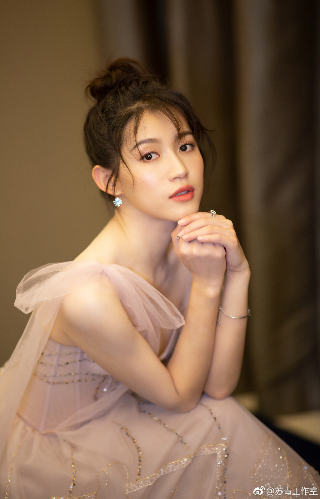 温婉灵动的姑娘——演员苏青