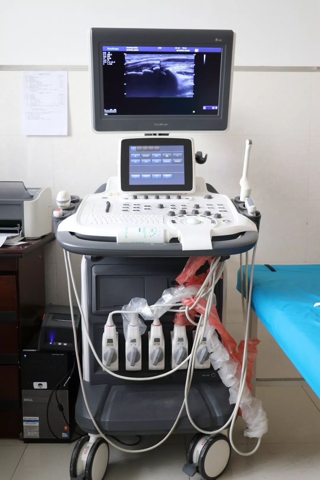 临床,医技科室九位新技术的项目负责人分别就肺功能测定,肌骨超声检查