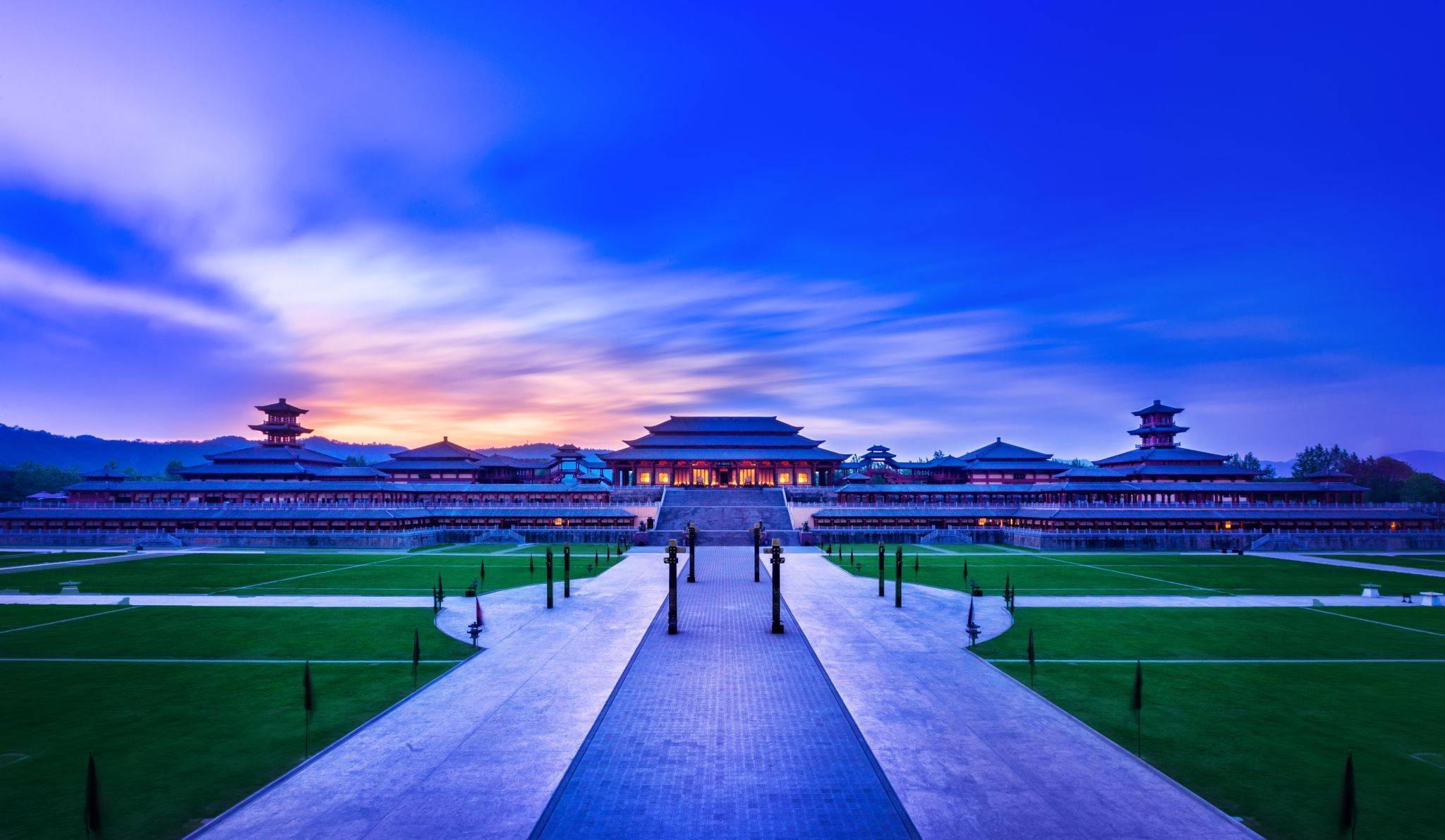 中国颜值最高的小镇有东方好莱坞之称帅哥美女随着可见