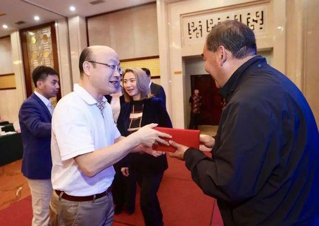 新华社山东分社十佳签约摄影师赵东山活动期间,新华社山东分社评选出"