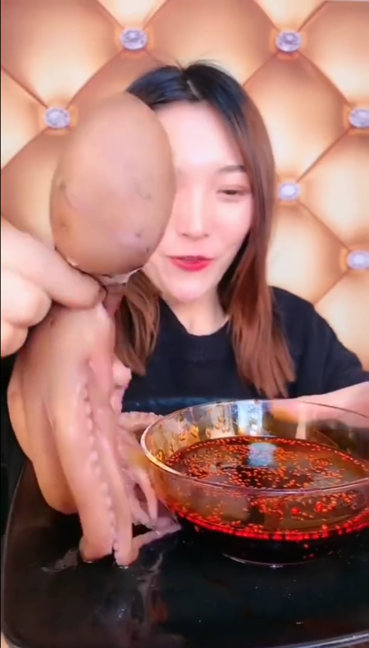 快手上的爆头八爪鱼为什么这么火
