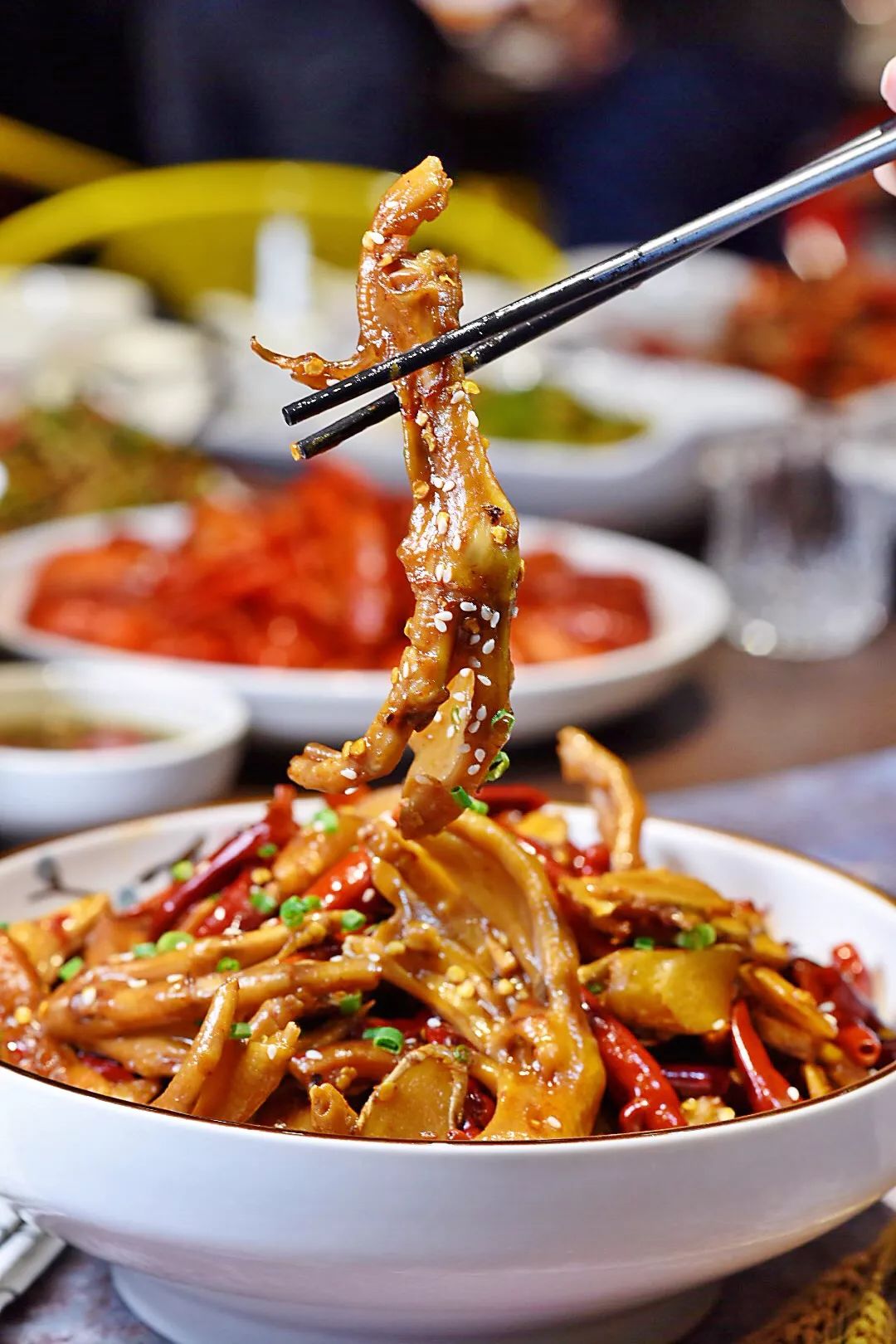 5.8折还送虾送甜品!新塘最大型湖北菜时尚餐厅让你一筷子伸到洪湖去!