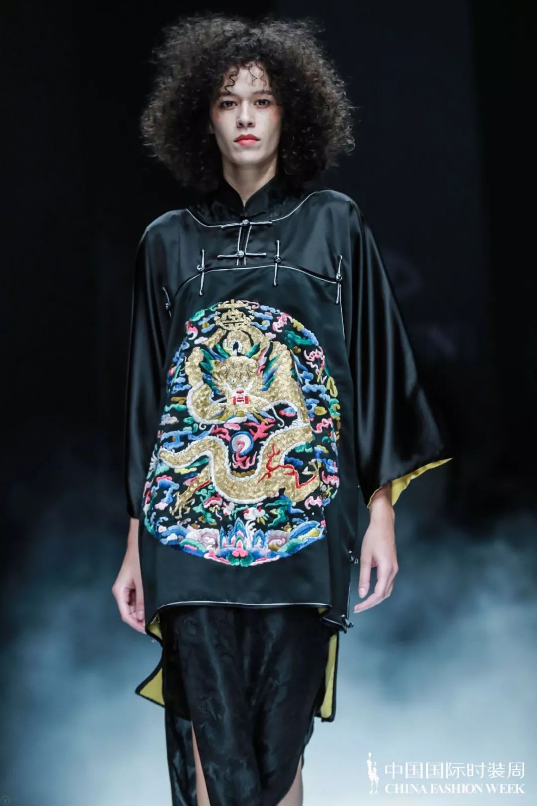 设计师演绎中国传统民族文化独树一帜的中国风时尚风潮必须爱