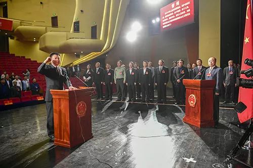 【快讯】李伟同志当选来凤县人民政府县长!