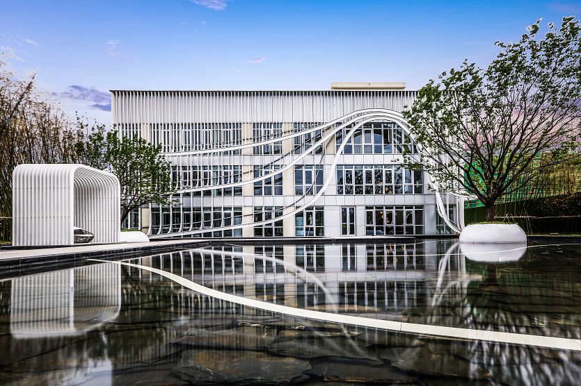 因爱而建业让河南人民都过上好日子的幸福画卷和生动践行