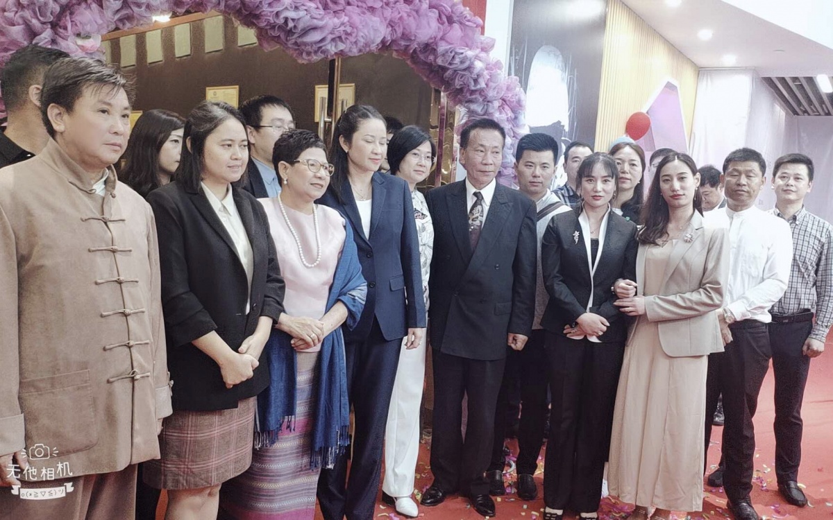 《星盟反击》体验中心开业剪彩,朱瑞祥老师粉丝签名会人气爆棚
