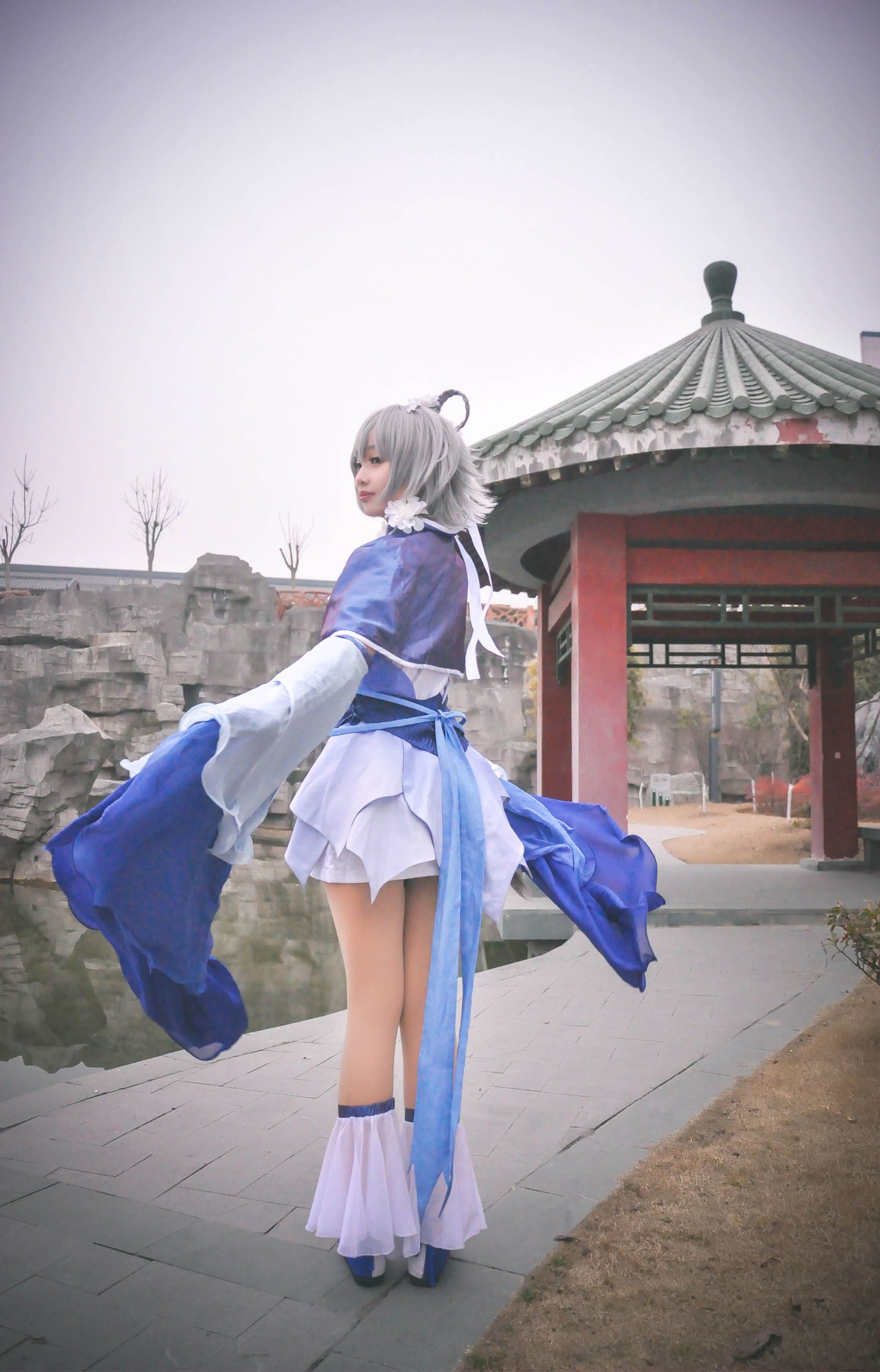 cos:洛天依冬至芍药.