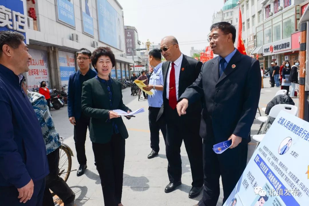 我市开展政务公开日暨优化营商环境宣传月活动5月15日,市长刘畅调研我