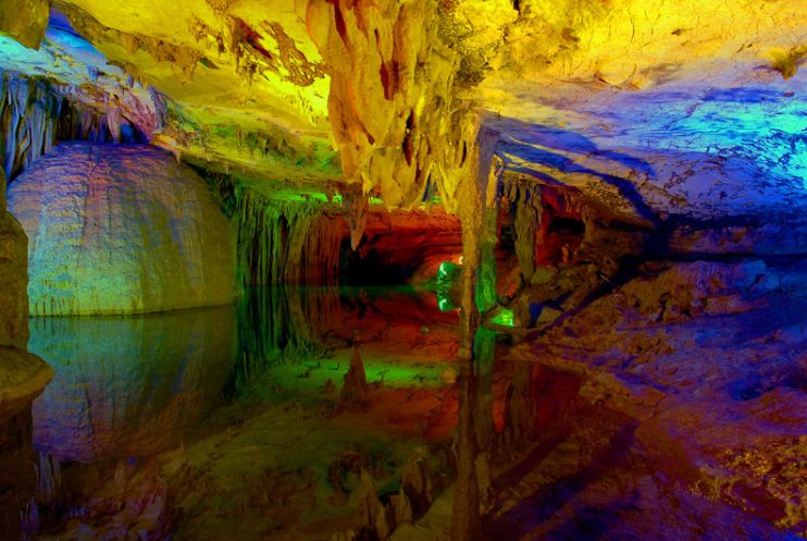 定制2天河源万绿湖畔镜花缘黄龙岩溶洞飞龙玻璃桥畲族歌舞表演赏亚洲