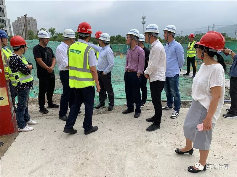 瓯海区委常委,副区长潘小林带队督查建筑施工和危旧房治理工作