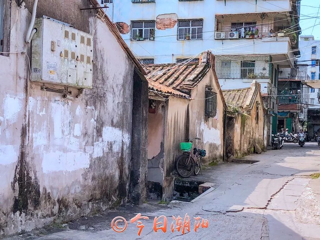 棉城陈伯:"我不愿意离开这座老厝!"_潮阳