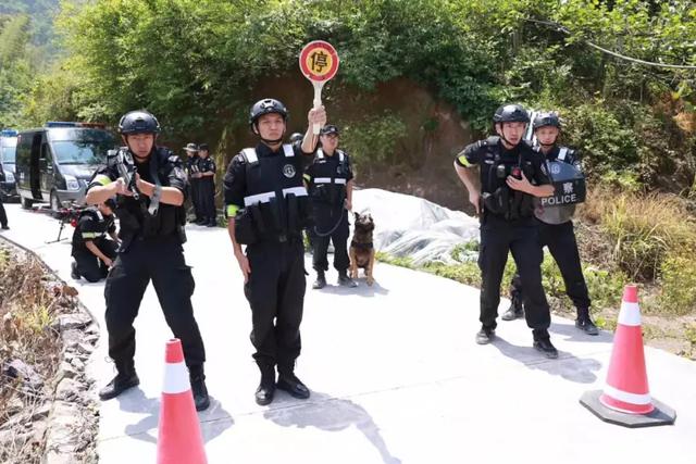 义乌百名特警夏季大练兵