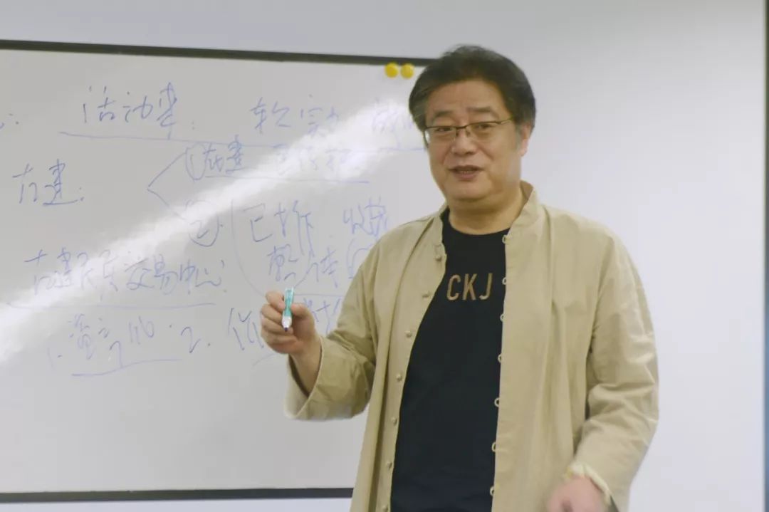 肇庆市人大常委会副主任肇庆市文化和旅游发展委员会常务副主任梁耀钧