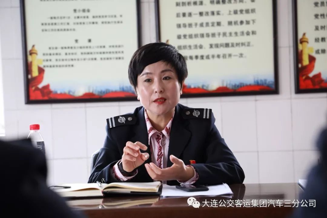 面对困难迎难而上群策群力优化智能管理