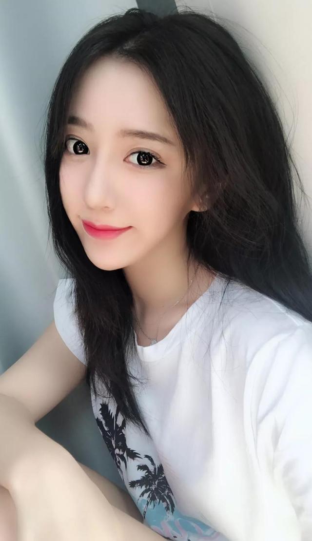 斗鱼神豪楼皇在呆妹儿直播间黑屏输出10亿鱼丸