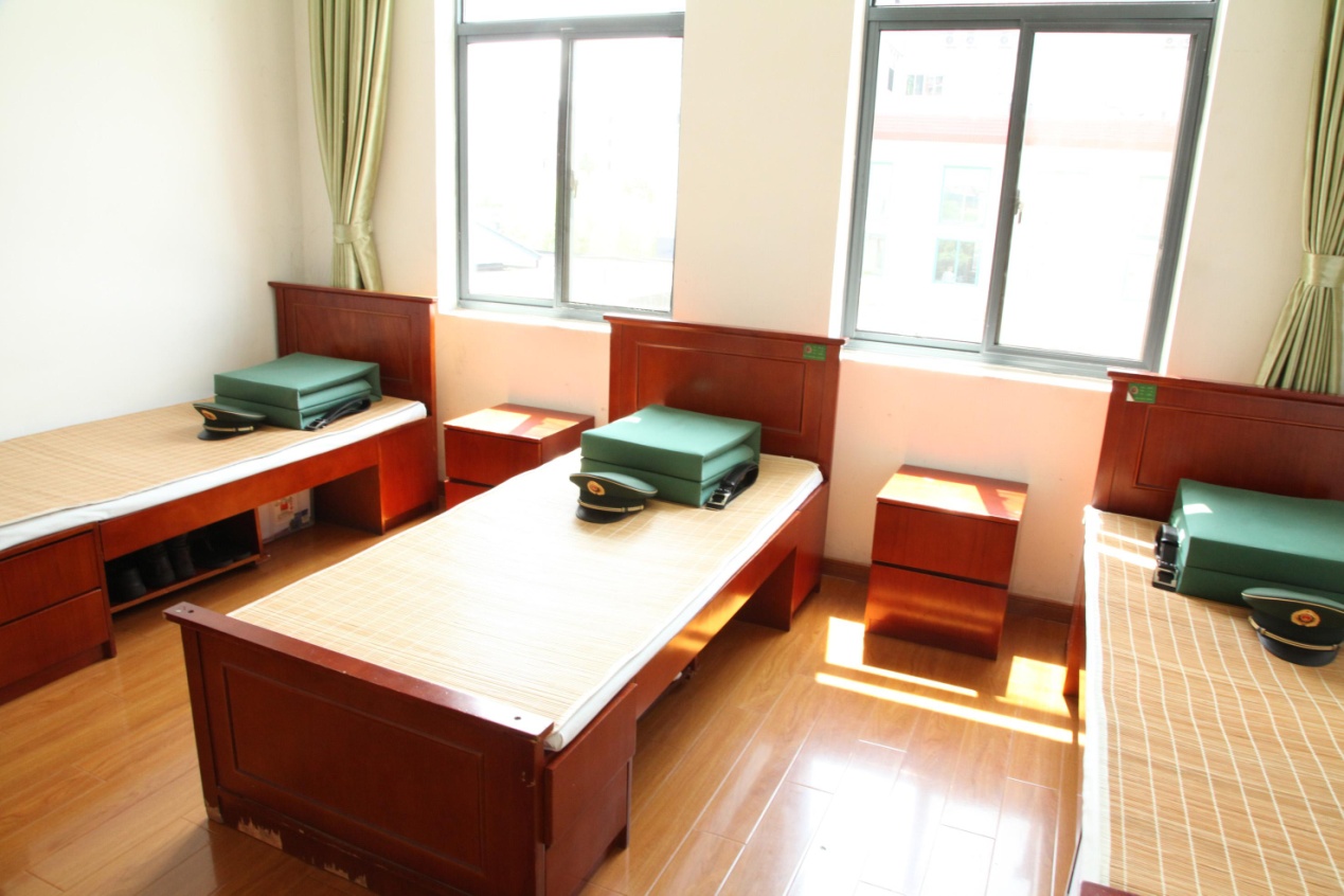 我们最怕擦皮鞋_内务