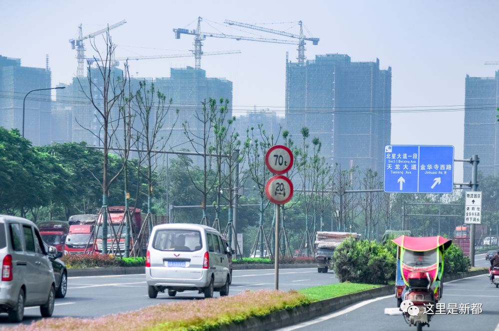 可以选择大件路(成都方向)行至金华寺东路后左转进入金芙蓉大道一段no