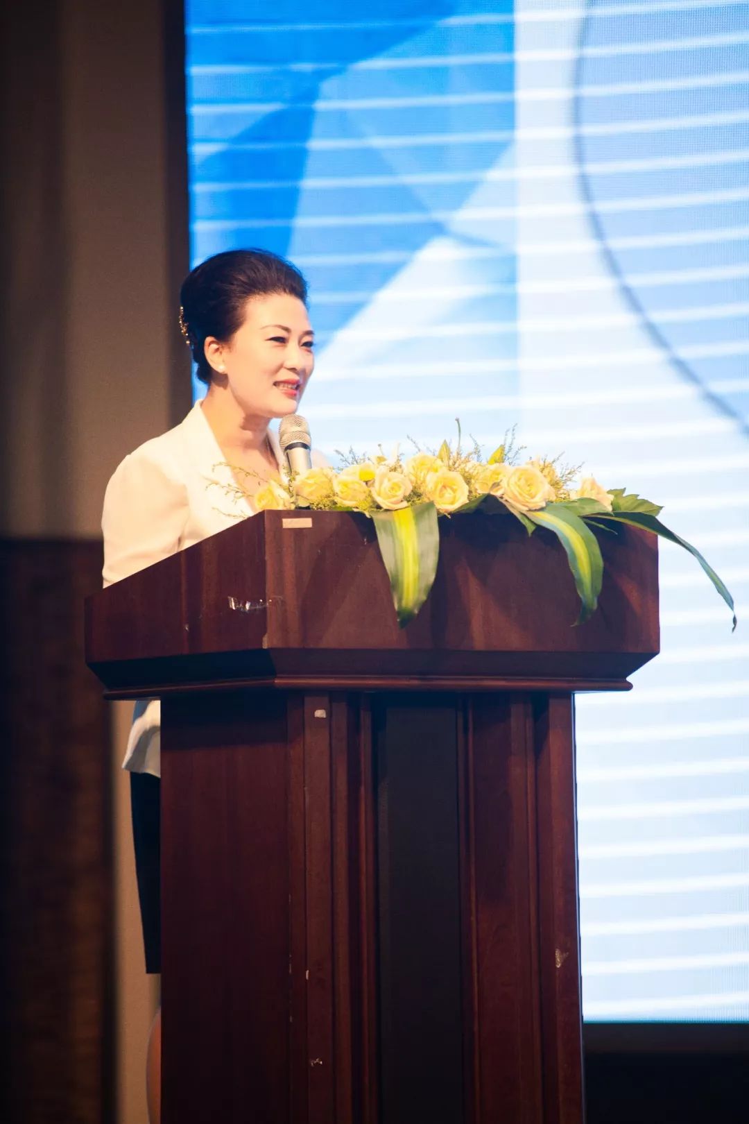 热烈庆祝第二届天台上海青联会成立_曹敏秀