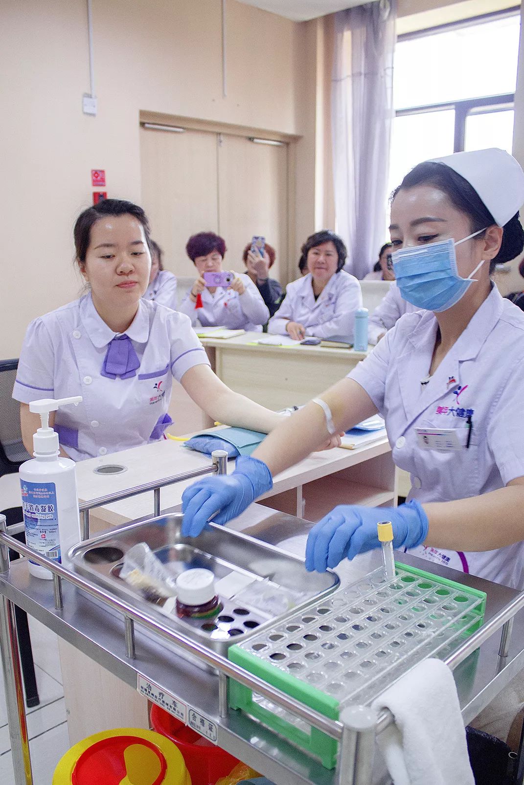 乌鲁木齐公司新市区体检中心亚健康科室护士周飞飞,以综合分数第一的