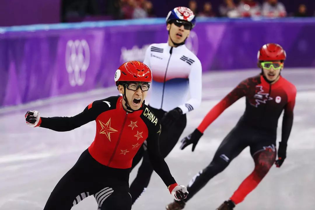 武大靖平昌冬奥会夺冠冲线瞬间