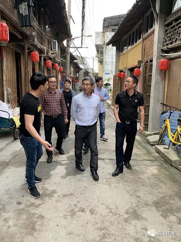 瓯海区委常委,副区长潘小林带队督查建筑施工和危旧房治理工作