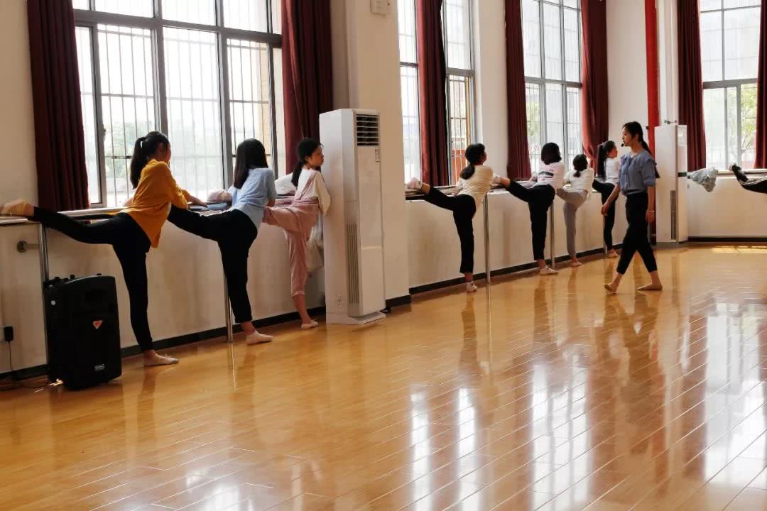 长沙中专学校为什么会开设形体艺术课