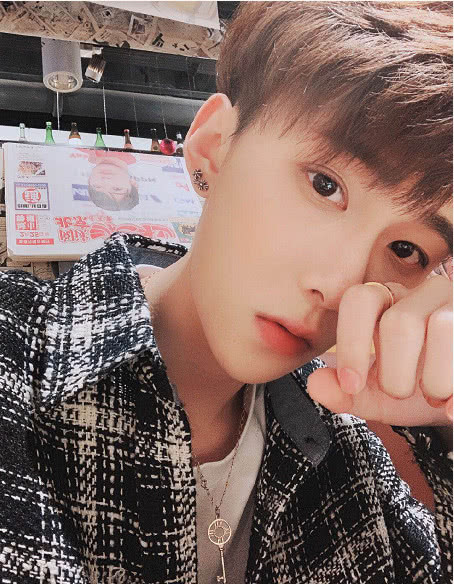 原创王乐乐与套路璐同行看到两人身高对比他真的有176