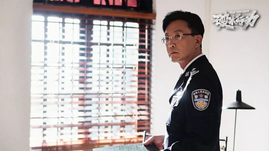 也有精彩演出,其中吴刚就是大家很熟悉的《人民的名义》里的达康书记