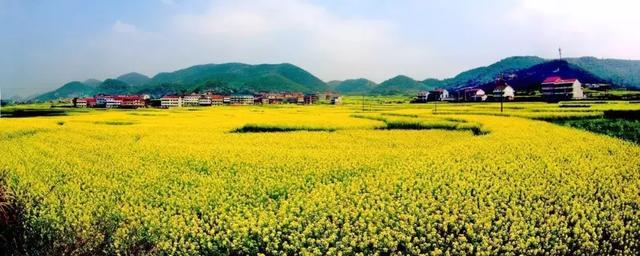 溼地慢城禪修聖地雄偉挺拔的匡山,婀娜俊秀的仙姑山,碧波盪漾的武山湖