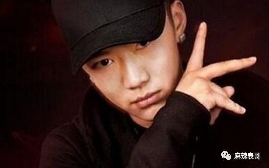 离开李小璐后,pgone这一年过的很滋润,他竟然又04叒长胖了_丁飞