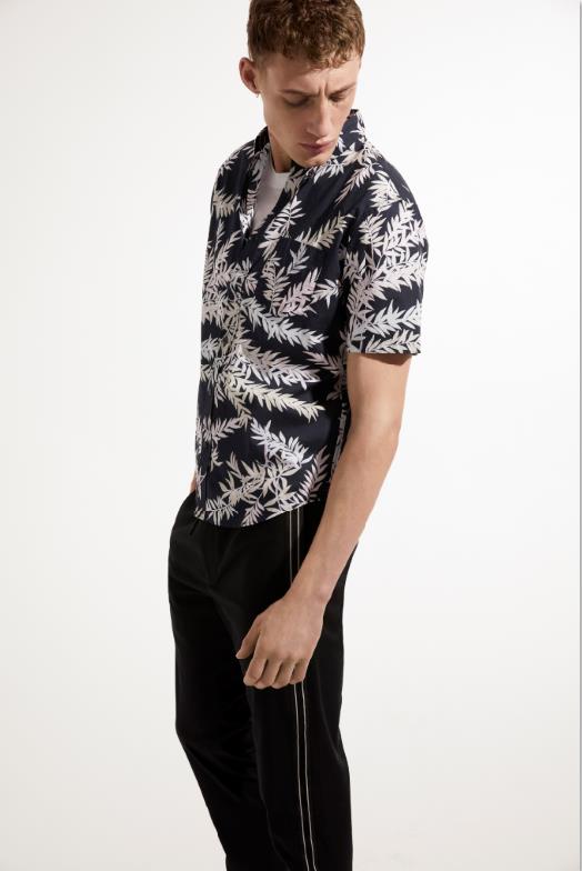 以优雅之色玩转明媚初夏解锁clubmonaco夏日造型