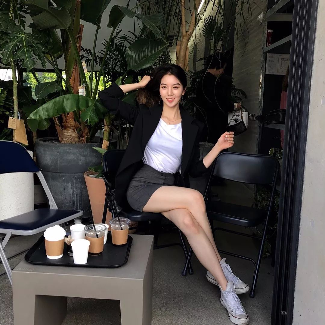 小姐姐身高1米8