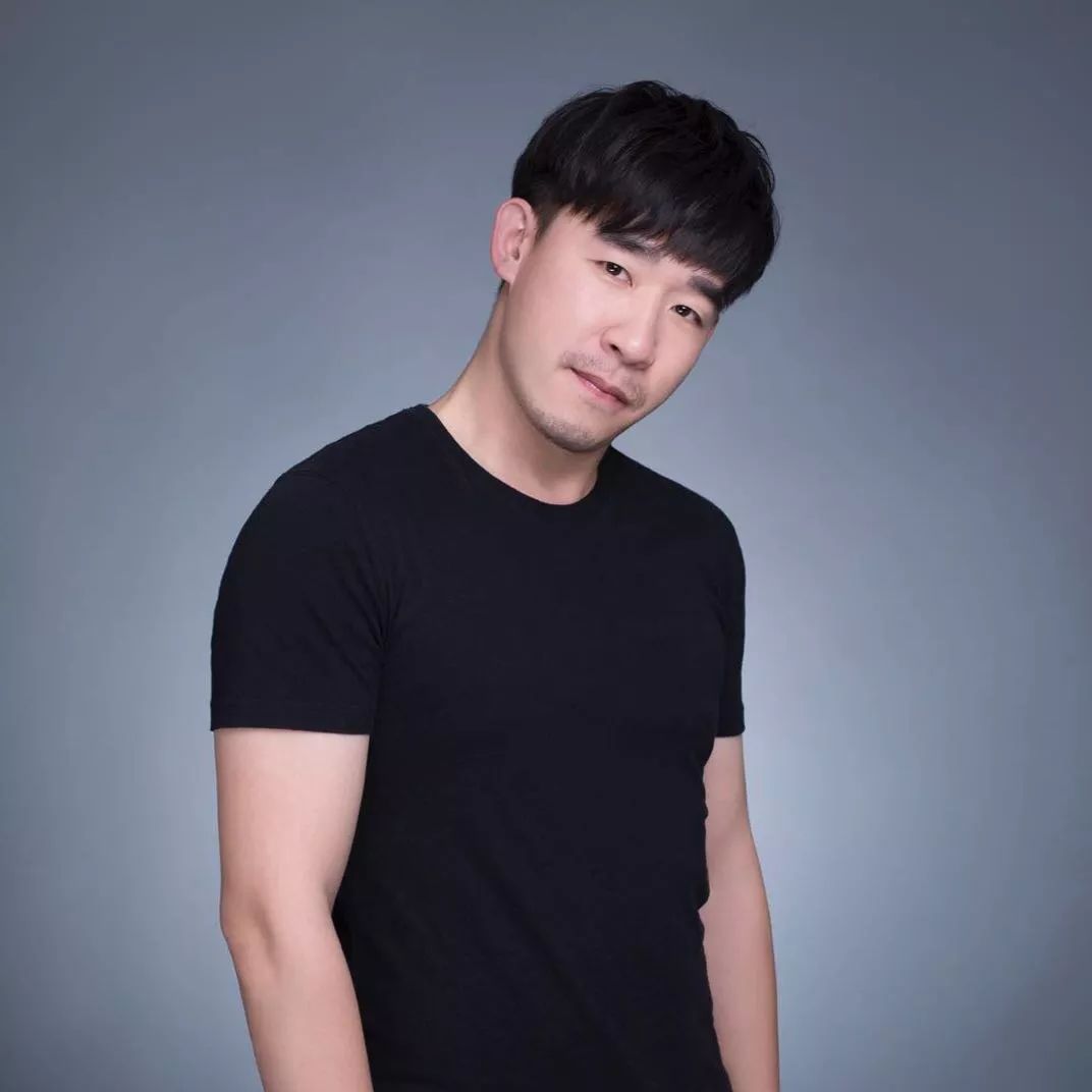 刘岩鑫贝塔口才精英导师国家三级演员广东省舞蹈家协会会员毕业于广州