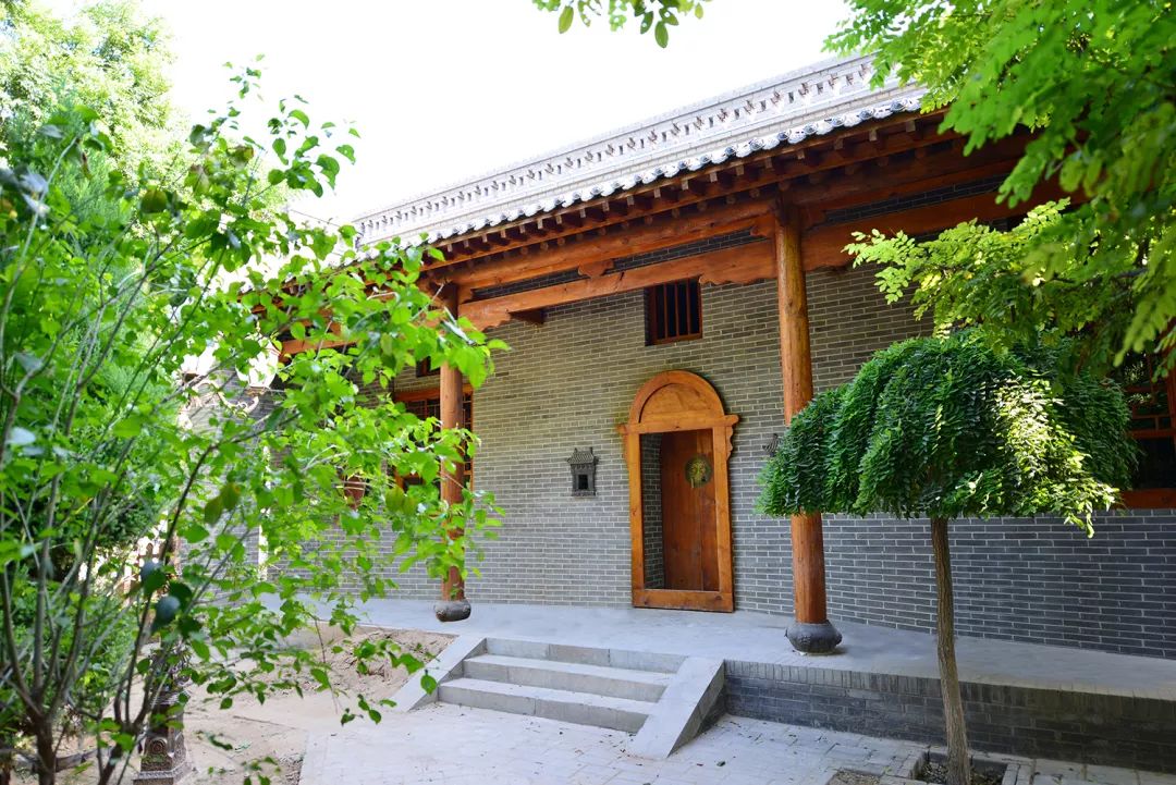 世纪30年代,林徽因与丈夫梁思成晋汾考古,居住在汾阳峪道河水磨坊小院