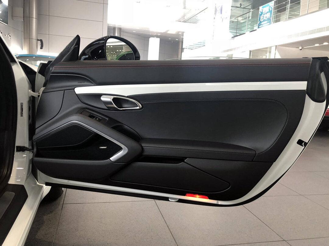 首台全新保时捷911实车到店,无框车门 全新外观,性能完成新升级