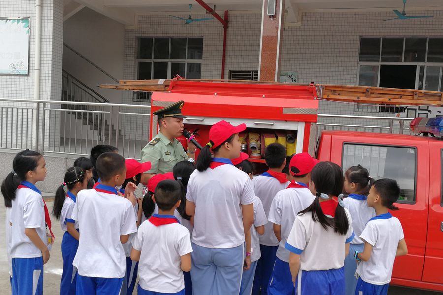 把安全送到最后一米东升片区联合党委联同江洲小学开展消防演练活动