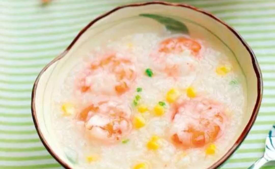 宝宝们的补钙首选早餐-虾仁玉米粥