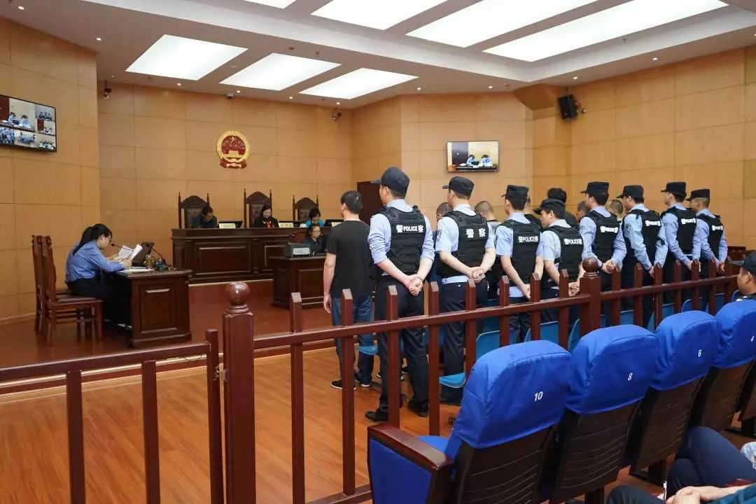 广德法院公开审理一起恶势力犯罪集团案 9名被告人出庭受审