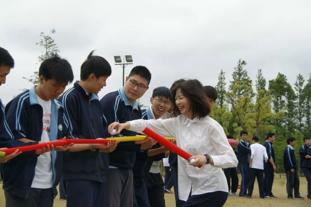 活动育人成长感恩责任桃浦中学举行高二年级社会实践活动