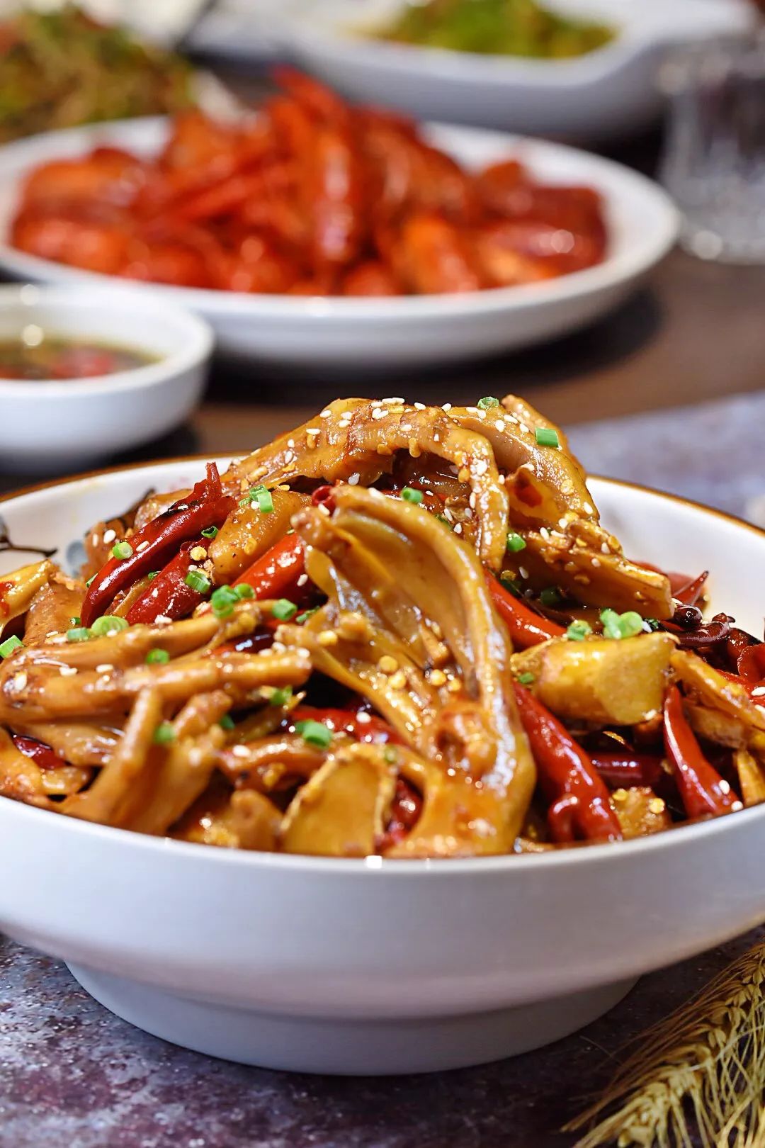 炒鳝丝鳝丝的火候掌握得刚刚哈嫩得不行却又不烂整盘满当当的鳝丝随便