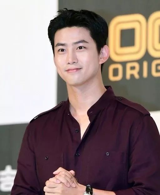 男艺人们都陆续退伍,前阵子池昌旭,李敏镐,圭贤纷纷回归,今天2pm成员